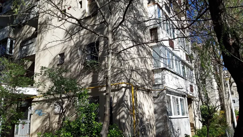 Uverturii Garsoniera decomandata, etaj 1/4, Teatrul Masca