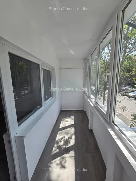 Uverturii Garsoniera decomandata, etaj 1/4, Teatrul Masca