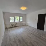 Uverturii Garsoniera decomandata, etaj 1/4, Teatrul Masca